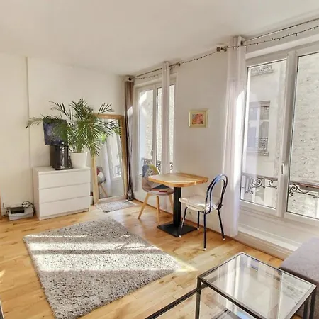 Beautiful & Bright Apartment In The Heart Of Paris Appartamento Parigi